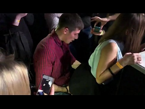 ❤️ Īsts sekss krievu naktsklubā. 18 gadus veca krievu meitene anālajā atverē un vagīnā, kas drāzta naktsklubā ☑ Anāls video pie mums ❌️
