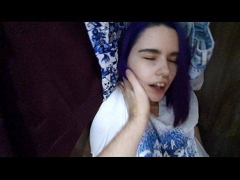 ❤️ Atradu savu māsu skapī un palīdzēju viņai beigt. ☑ Anāls video pie mums ❌️